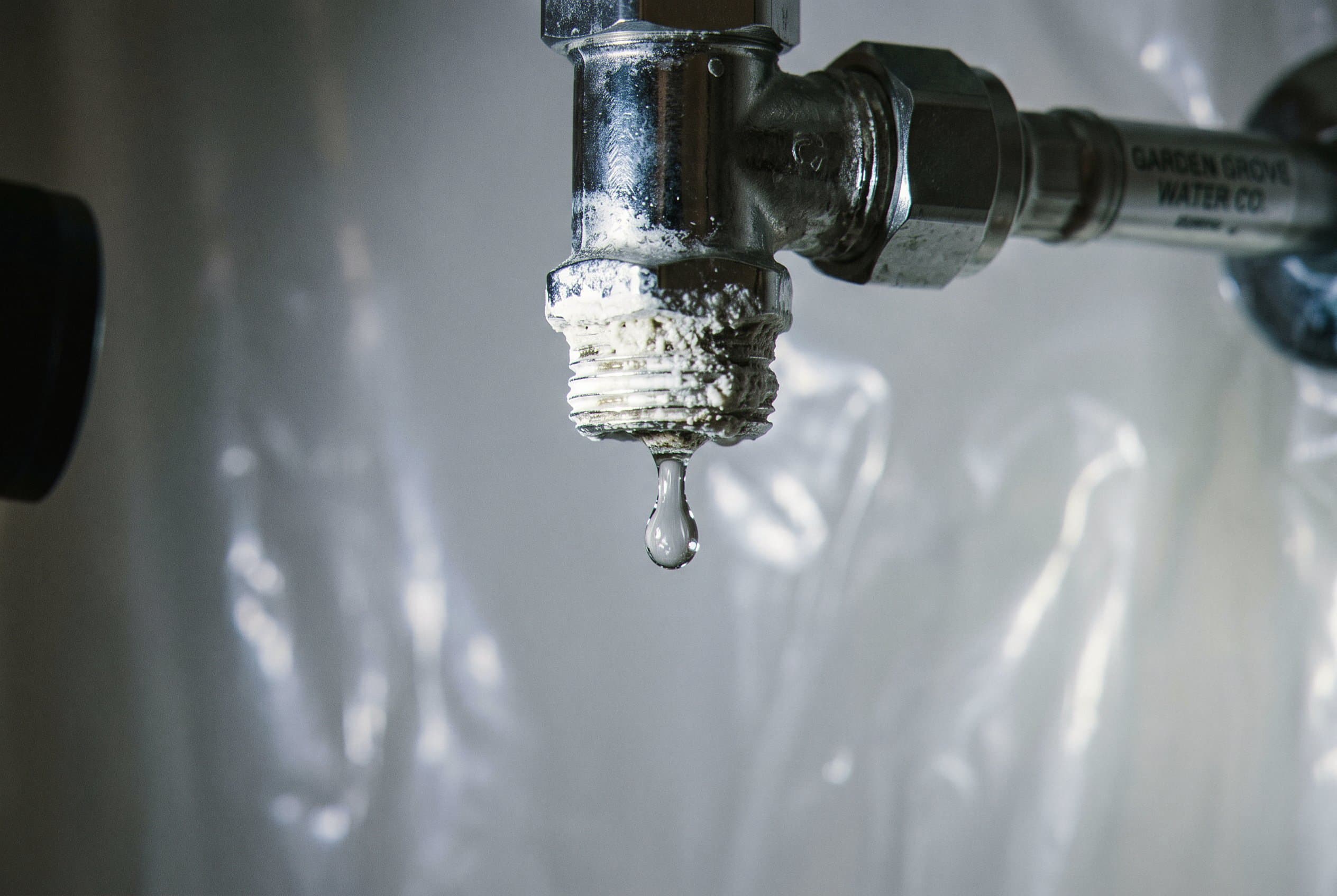 Close-up leak detection reading